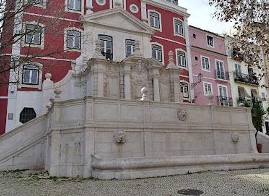 portugal/estremadura/landmark/chafariz-da-esperanca