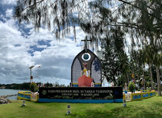indonesia/central-papua/landmark/gospel-message-monument-in-tabi-land-of-papua