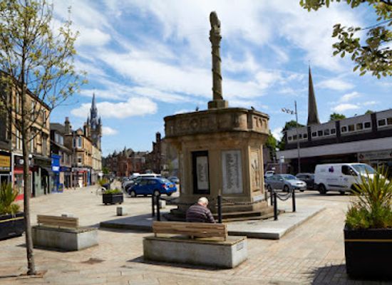 united-kingdom/renfrewshire/landmark/renfrew-war-memorial
