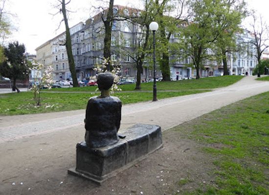 poland/szczecin/landmark/jan-czekanowski-s-bench