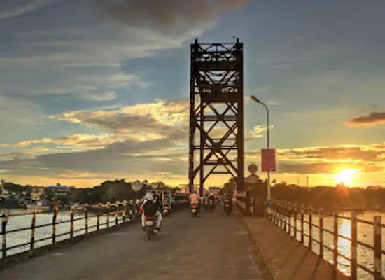 india/kochi/landmark/old-thoppumpady-harbor-bridge