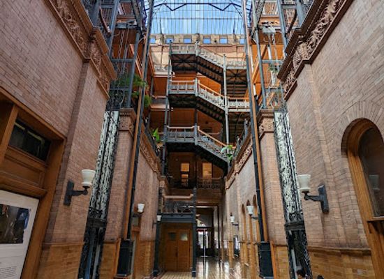 california/los-angeles/downtown-los-angeles/landmark/bradbury-building