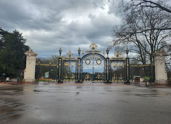 france/lyon/presqu-ile/landmark/porte-des-enfants-du-rhone