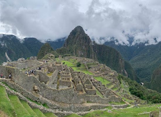 peru/machu-picchu/machu-picchu-pueblo/landmark/machu-picchu-pueblo-inca-sculpture