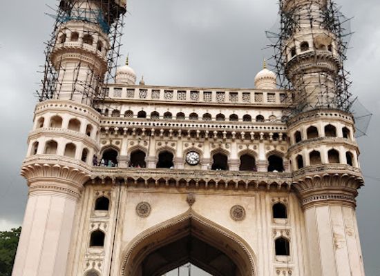 india/hyderabad/charminar/landmark/azam-famous
