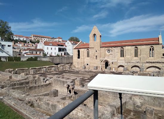 portugal/beira-litoral/landmark/mosteiro-de-santa-clara-a-velha