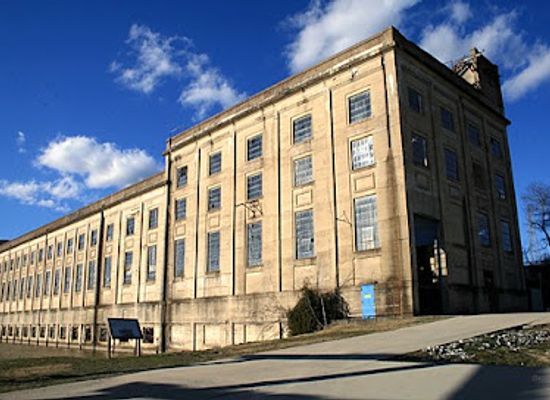 tennessee/tennessee-valley/landmark/historic-hales-bar-dam-powerhouse