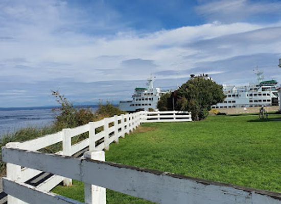 washington/puget-sound/landmark/lighthouse-park