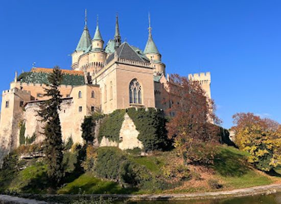 slovakia/gemer/landmark/castle-of-spirits-bojnice-castle