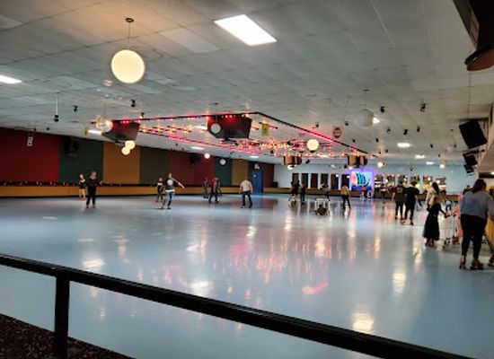 california/redding/landmark/viking-skate-country