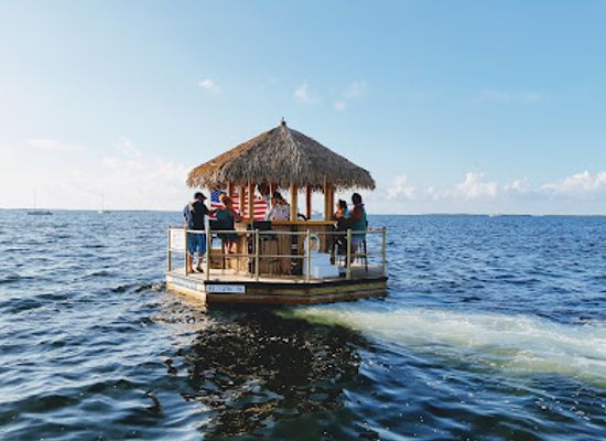 florida/key-largo/landmark/cruisin-tikis-key-largo