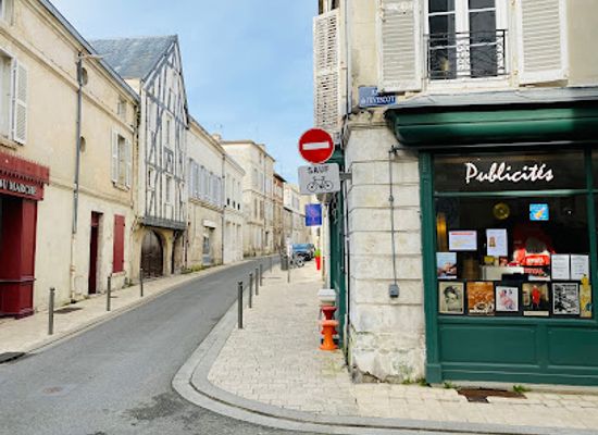 france/la-rochelle/landmark/a-2-pas-du-marche