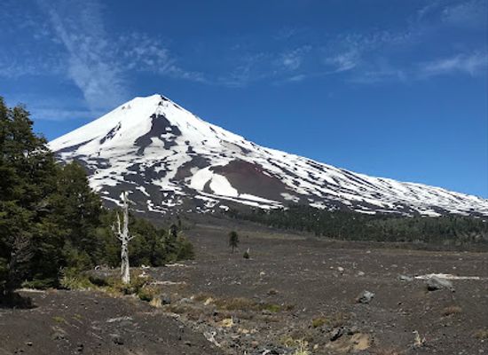 chile/araucania-region/landmark/centro-de-ski-araucarias-volcan-llaima