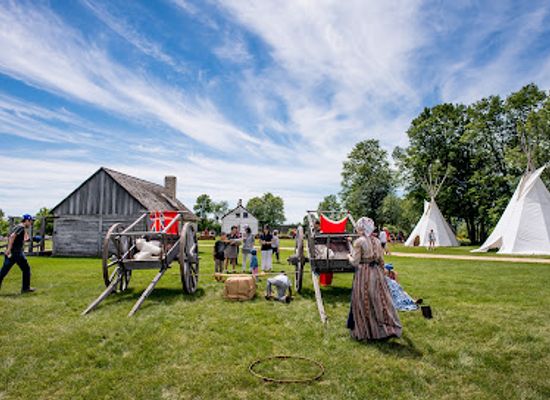 canada/interlake-region/landmark/lower-fort-garry-national-historic-site