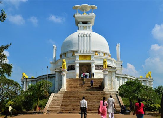 india/odisha/landmark/dhauli-hill-shanti-stupa