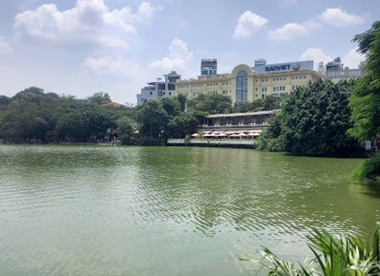 vietnam/northwest/landmark/hoan-kiem-lake