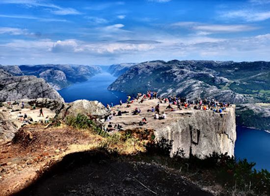 norway/lysefjord/landmark/preikestolen