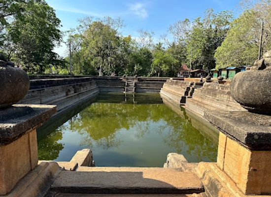 sri-lanka/anuradhapura/landmark/twin-ponds
