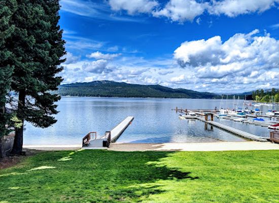 idaho/mccall/landmark/44-degrees-north