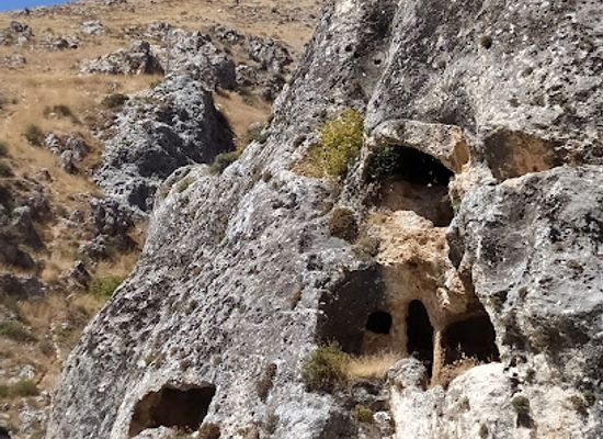 lebanon/hasbaya/landmark/habiss-caves