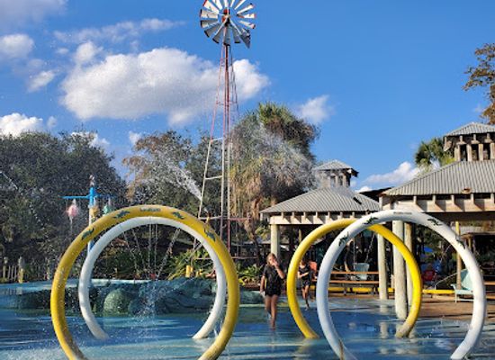 florida/orlando-theme-parks/landmark/gatorland
