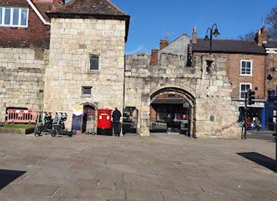 united-kingdom/leeds/landmark/bootham-bar