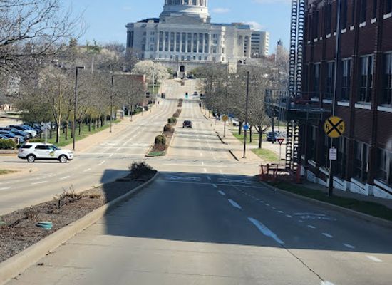 missouri/jefferson-city/landmark/clay-street-trailhead-plaza