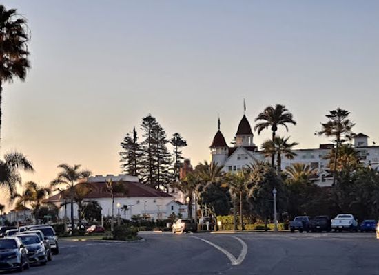 california/coronado/landmark/center-beach-restrooms