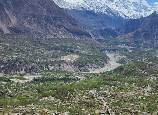 pakistan/hunza-valley/landmark/queen-victoria-monument