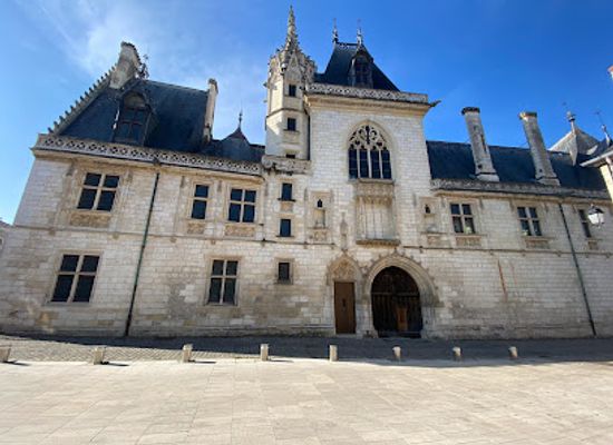 france/centre-val-de-loire/landmark/palais-jacques-coeur