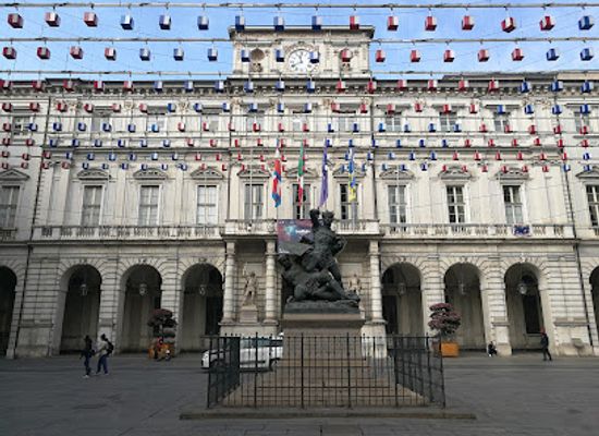 italy/turin/vanchiglia/landmark/monument-to-the-green-count