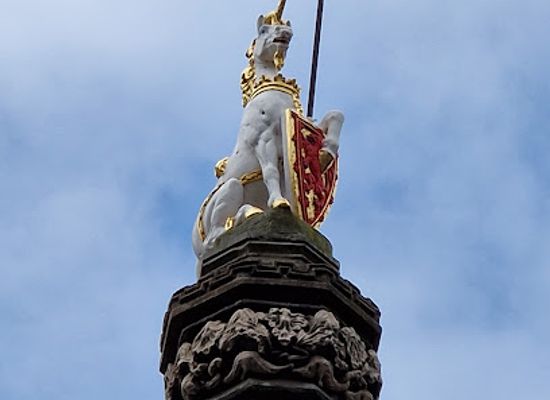 united-kingdom/scotland/landmark/mercat-cross