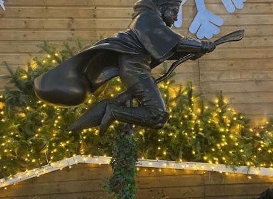 united-kingdom/london/attraction/harry-potter-statue-2