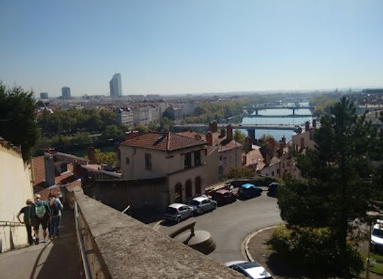 france/lyon/croix-rousse/landmark/la-maison-des-canuts