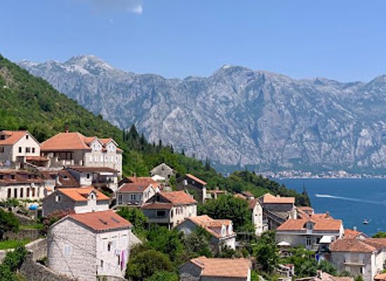 montenegro/bay-of-kotor/landmark/viskovic-palace