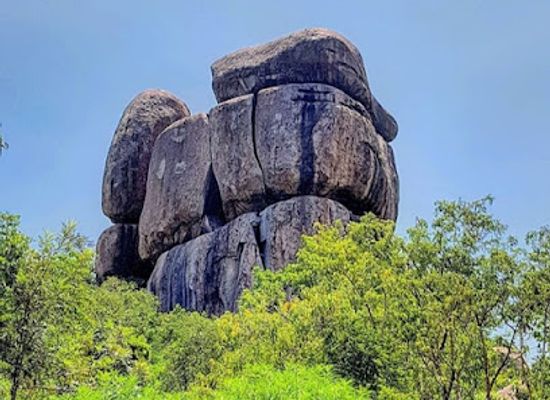 kenya/nyanza-region/landmark/kit-mikayi