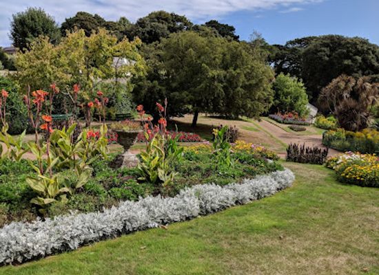 guernsey/st-peter-port/landmark/candie-gardens