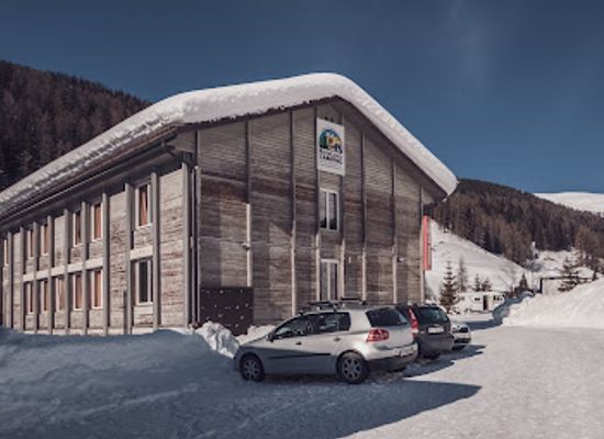switzerland/davos/landmark/camping-rinerlodge-maxon-pavillon