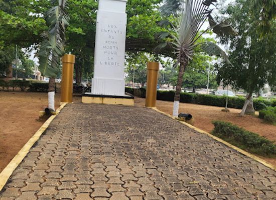benin/porto-novo/landmark/monuments-aux-morts