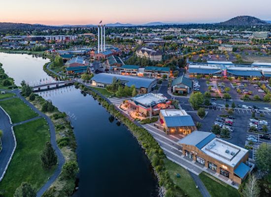 oregon/central-oregon/landmark/old-mill-district