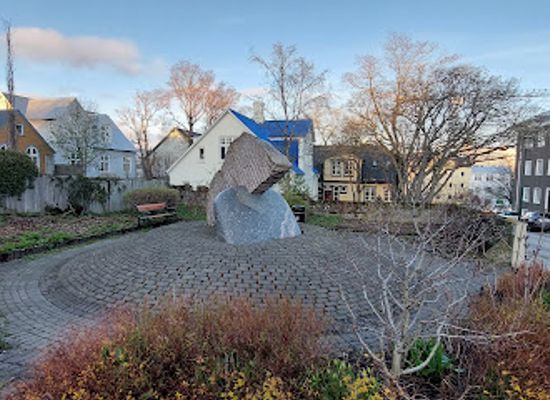 iceland/reykjavik/vesturbar/landmark/kyiv-square