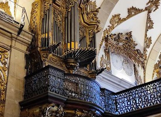 portugal/guimaraes/landmark/igreja-dos-carmelitas