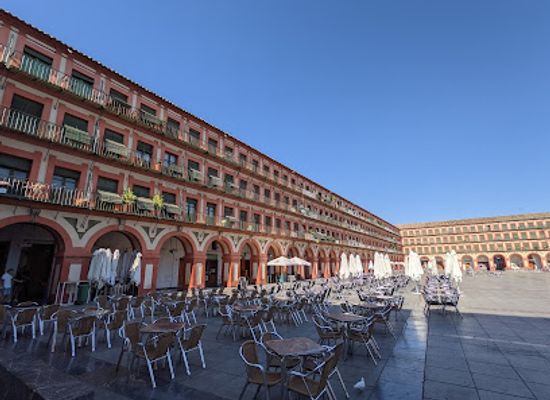 spain/cordoba/landmark/plaza-de-la-corredera