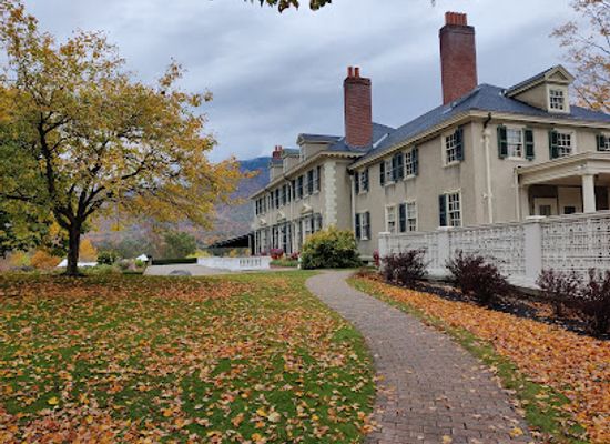 vermont/mount-equinox/landmark/hildene-the-lincoln-family-home-welcome-center