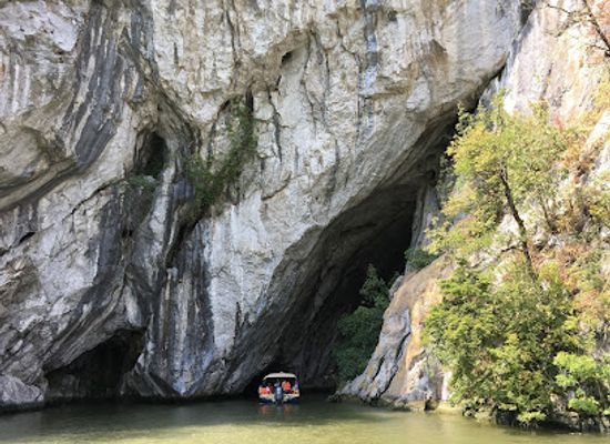 romania/mehedinti/landmark/veterani-cave