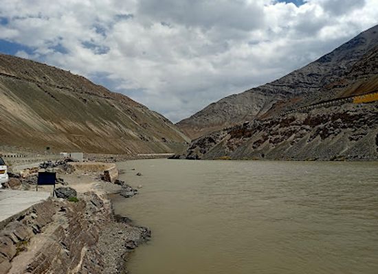 india/ladakh/landmark/sangam-point