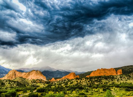 colorado/pikes-peak-region/landmark/kissing-camels