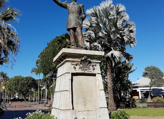 new-caledonia/noumea/landmark/statue-of-jean-baptiste-olry