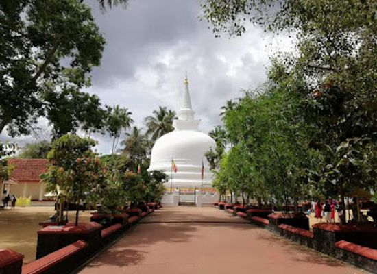 sri-lanka/central-province/landmark/muthiyangana-raja-maha-vihara