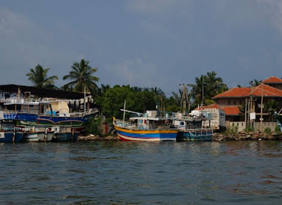 sri-lanka/negombo/landmark/captain-fernando-negombo-boat-tours